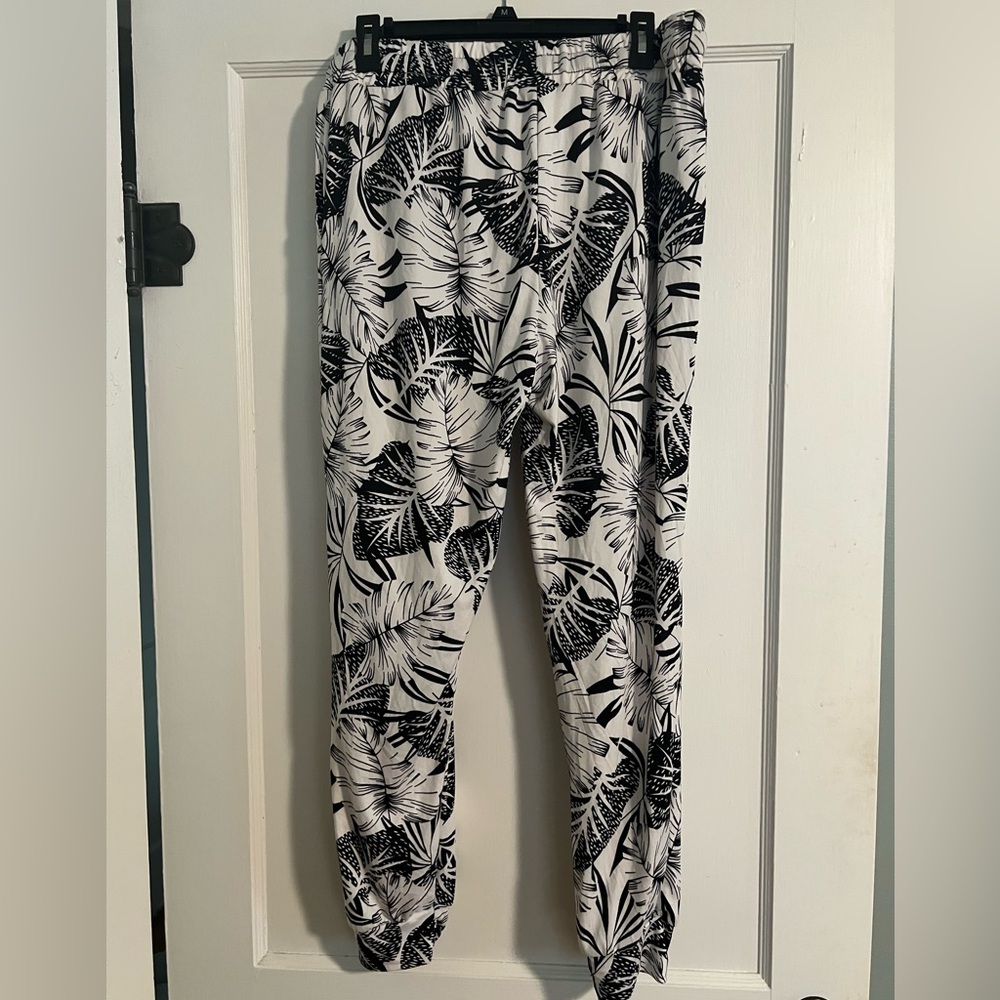 Women’s plus size jogger style pajama pants